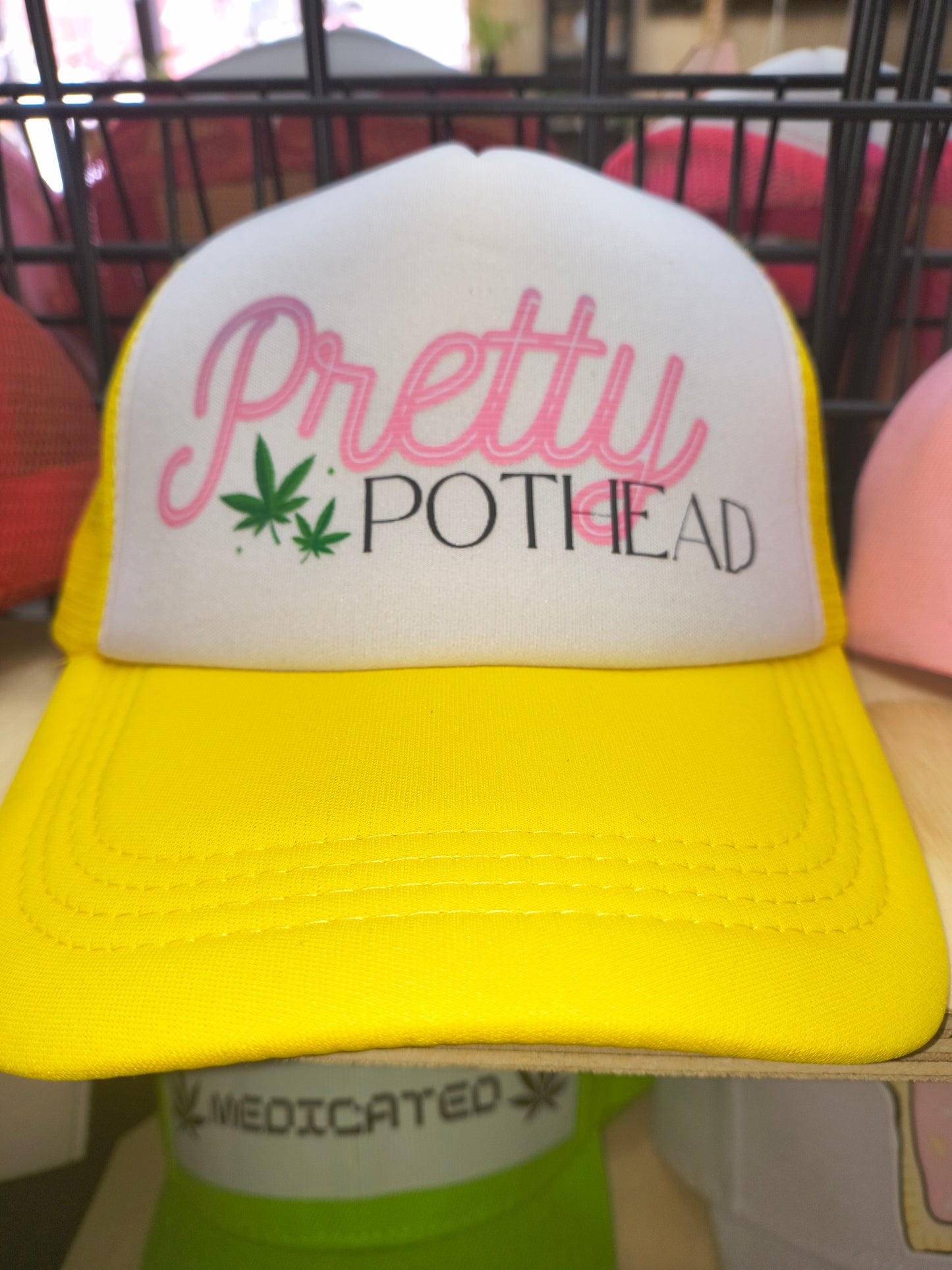 Trucker Hat "pretty pothead"