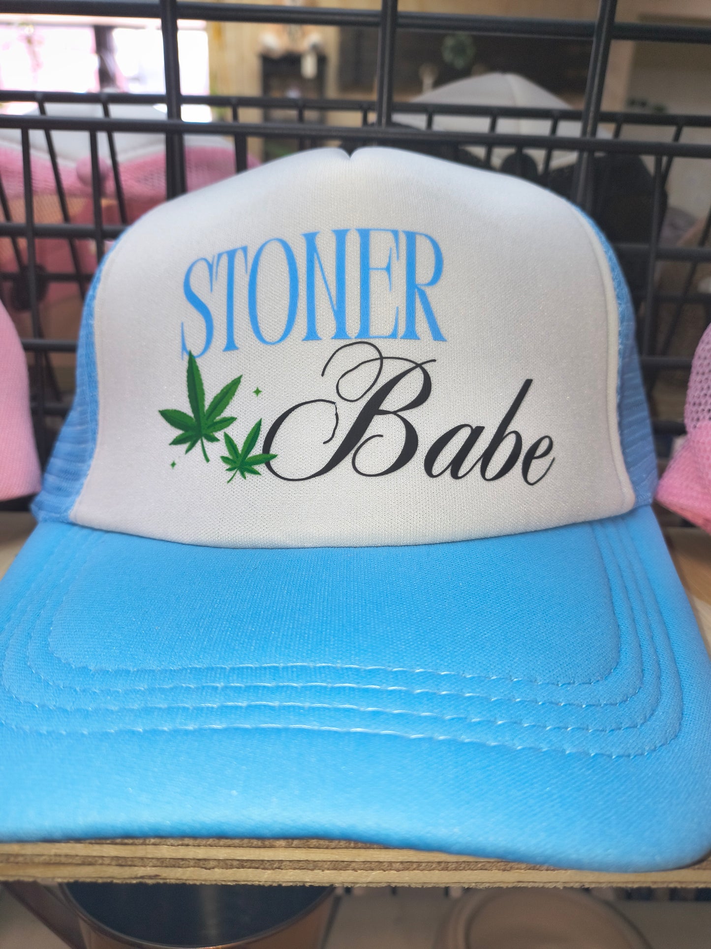 Trucker Hat "Stoner babe"